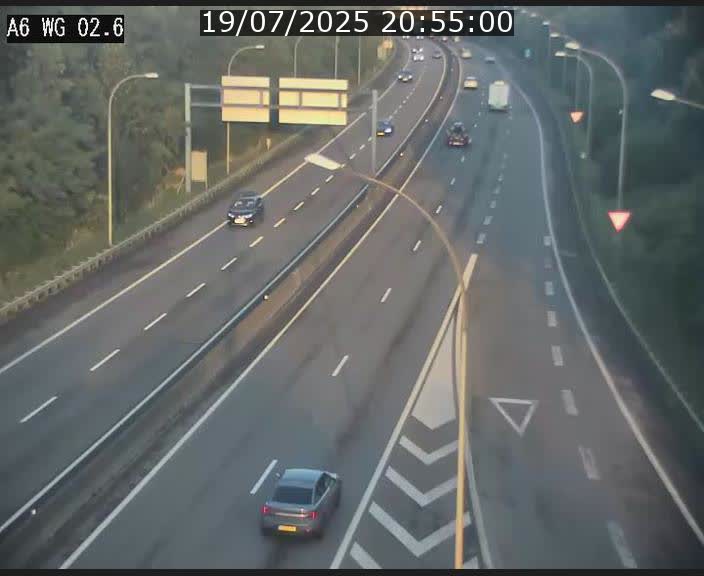 Traffic live webcam Luxembourg Croix de Cessange - A6 - BK 2.6 - direction France/Allemagne