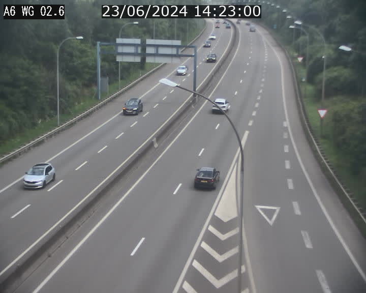 <h2>Traffic live webcam Luxembourg Croix de Cessange - A6 - BK 2.6 - direction France/Allemagne</h2>