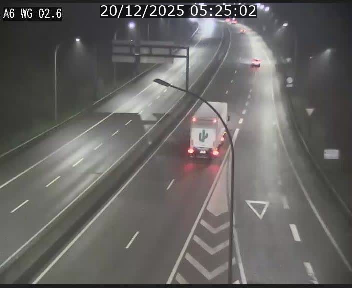 <h2>Traffic live webcam Luxembourg Croix de Cessange - A6 - BK 2.6 - direction France/Allemagne</h2>