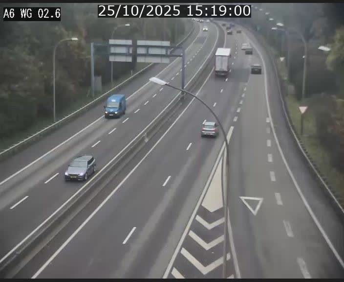 <h2>Traffic live webcam Luxembourg Croix de Cessange - A6 - BK 2.6 - direction France/Allemagne</h2>