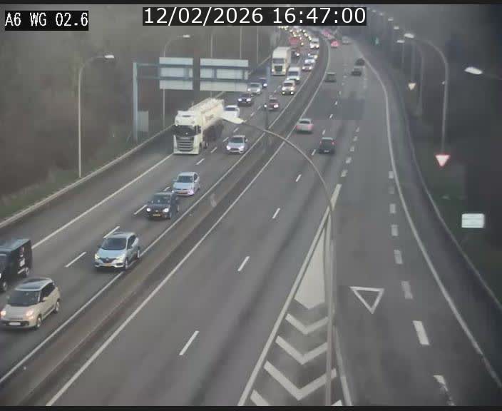 <h2>Traffic live webcam Luxembourg Croix de Cessange - A6 - BK 2.6 - direction France/Allemagne</h2>