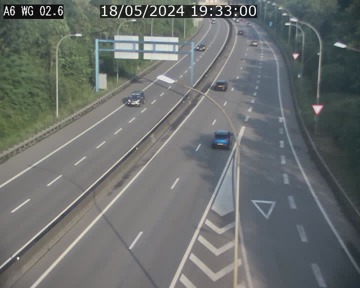 <h2>Traffic live webcam Luxembourg Croix de Cessange - A6 - BK 2.6 - direction France/Allemagne</h2>