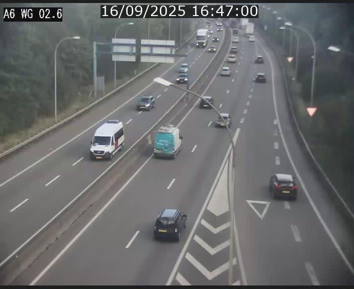 <h2>Traffic live webcam Luxembourg Croix de Cessange - A6 - BK 2.6 - direction France/Allemagne</h2>