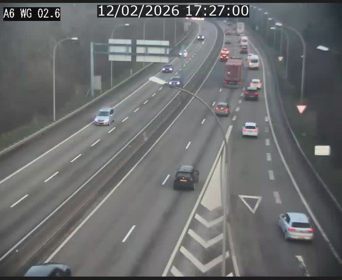 <h2>Traffic live webcam Luxembourg Croix de Cessange - A6 - BK 2.6 - direction France/Allemagne</h2>