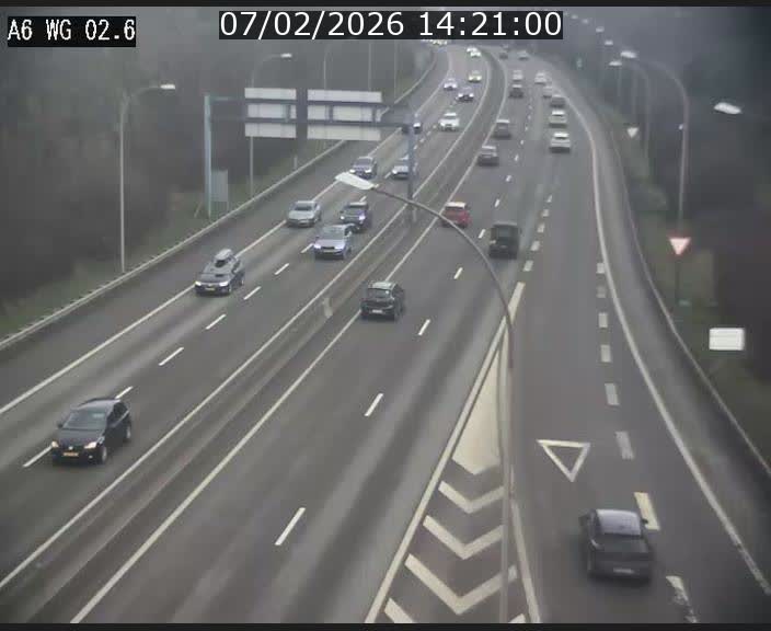 <h2>Traffic live webcam Luxembourg Croix de Cessange - A6 - BK 2.6 - direction France/Allemagne</h2>