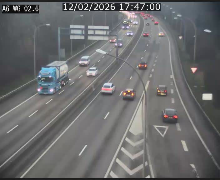 <h2>Traffic live webcam Luxembourg Croix de Cessange - A6 - BK 2.6 - direction France/Allemagne</h2>