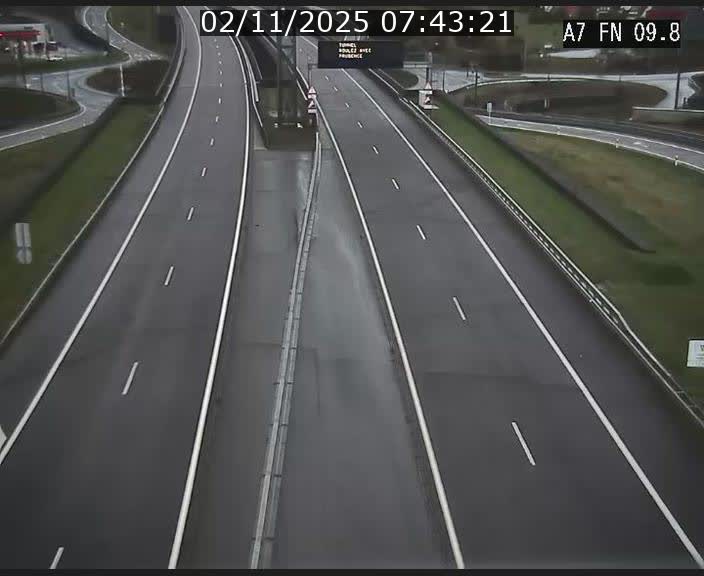 <h2>Caméra trafic Luxembourg - A7, Tunnel Gousselerbierg, sortie sud, direction rond-point Lorentzweiler (BK 9.9)</h2>