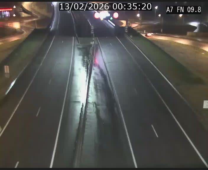 <h2>Caméra trafic Luxembourg - A7, Tunnel Gousselerbierg, sortie sud, direction rond-point Lorentzweiler (BK 9.9)</h2>