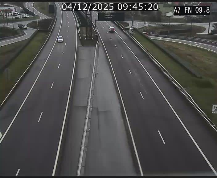 <h2>Caméra trafic Luxembourg - A7, Tunnel Gousselerbierg, sortie sud, direction rond-point Lorentzweiler (BK 9.9)</h2>