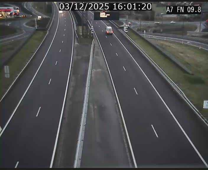 <h2>Caméra trafic Luxembourg - A7, Tunnel Gousselerbierg, sortie sud, direction rond-point Lorentzweiler (BK 9.9)</h2>