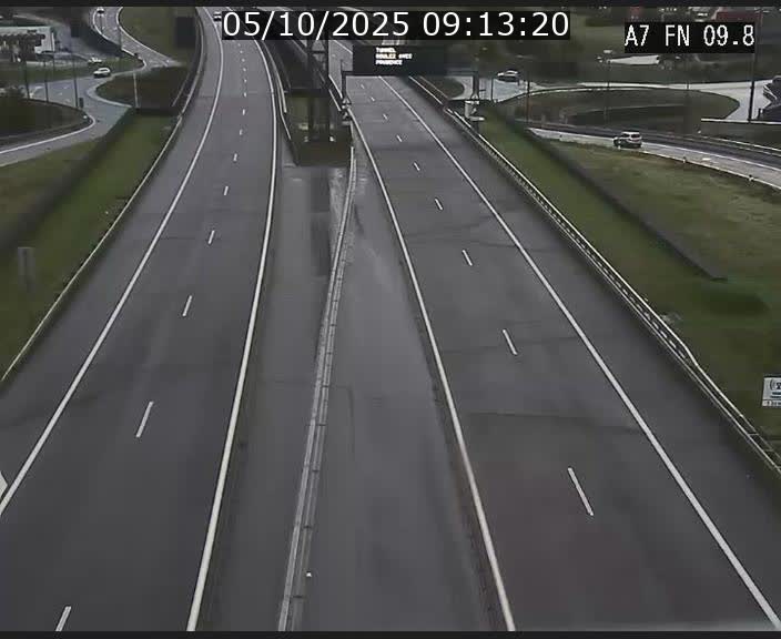 <h2>Caméra trafic Luxembourg - A7, Tunnel Gousselerbierg, sortie sud, direction rond-point Lorentzweiler (BK 9.9)</h2>