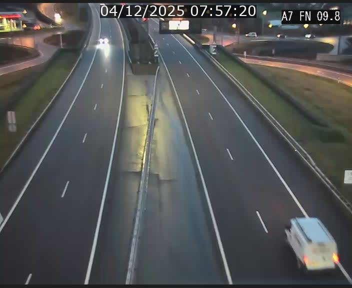 <h2>Caméra trafic Luxembourg - A7, Tunnel Gousselerbierg, sortie sud, direction rond-point Lorentzweiler (BK 9.9)</h2>