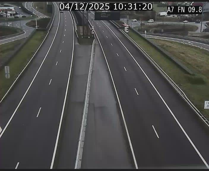 <h2>Caméra trafic Luxembourg - A7, Tunnel Gousselerbierg, sortie sud, direction rond-point Lorentzweiler (BK 9.9)</h2>