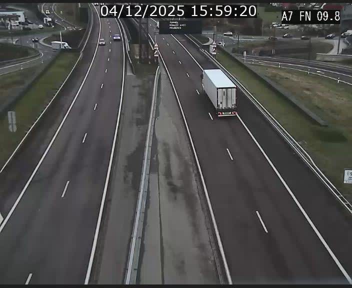 <h2>Caméra trafic Luxembourg - A7, Tunnel Gousselerbierg, sortie sud, direction rond-point Lorentzweiler (BK 9.9)</h2>