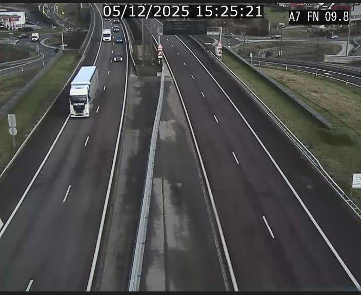<h2>Caméra trafic Luxembourg - A7, Tunnel Gousselerbierg, sortie sud, direction rond-point Lorentzweiler (BK 9.9)</h2>