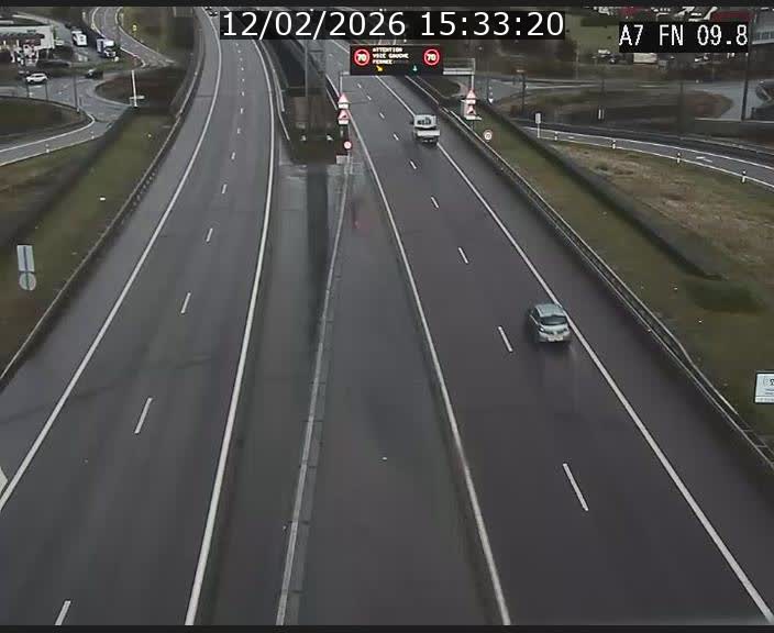 <h2>Caméra trafic Luxembourg - A7, Tunnel Gousselerbierg, sortie sud, direction rond-point Lorentzweiler (BK 9.9)</h2>