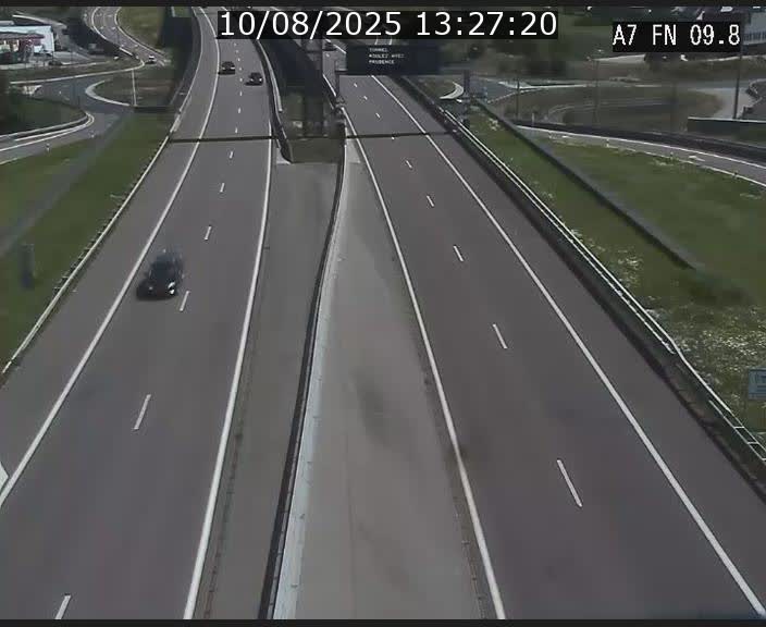 <h2>Caméra trafic Luxembourg - A7, Tunnel Gousselerbierg, sortie sud, direction rond-point Lorentzweiler (BK 9.9)</h2>