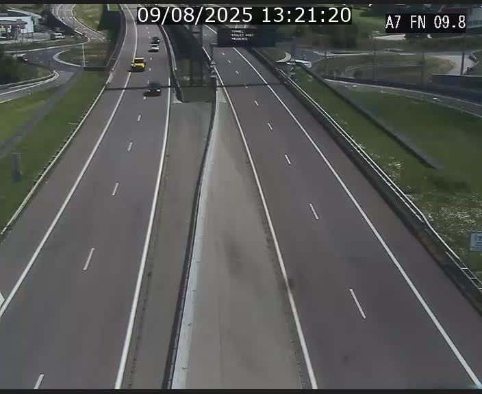 <h2>Caméra trafic Luxembourg - A7, Tunnel Gousselerbierg, sortie sud, direction rond-point Lorentzweiler (BK 9.9)</h2>