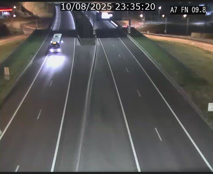 <h2>Caméra trafic Luxembourg - A7, Tunnel Gousselerbierg, sortie sud, direction rond-point Lorentzweiler (BK 9.9)</h2>