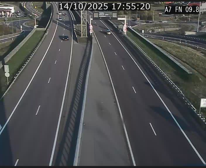 <h2>Caméra trafic Luxembourg - A7, Tunnel Gousselerbierg, sortie sud, direction rond-point Lorentzweiler (BK 9.9)</h2>