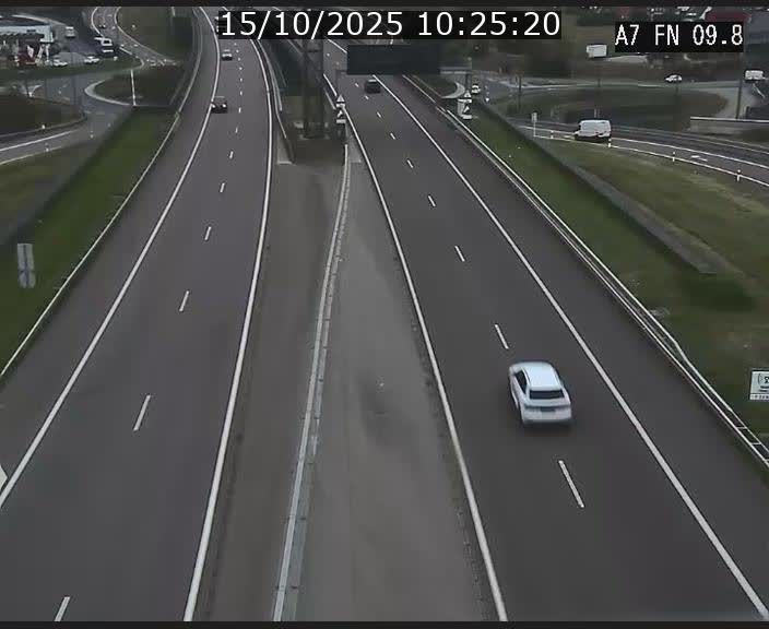 <h2>Caméra trafic Luxembourg - A7, Tunnel Gousselerbierg, sortie sud, direction rond-point Lorentzweiler (BK 9.9)</h2>