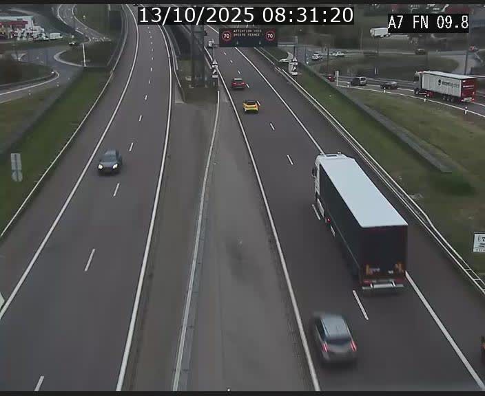 <h2>Caméra trafic Luxembourg - A7, Tunnel Gousselerbierg, sortie sud, direction rond-point Lorentzweiler (BK 9.9)</h2>