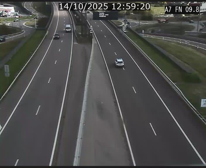 <h2>Caméra trafic Luxembourg - A7, Tunnel Gousselerbierg, sortie sud, direction rond-point Lorentzweiler (BK 9.9)</h2>