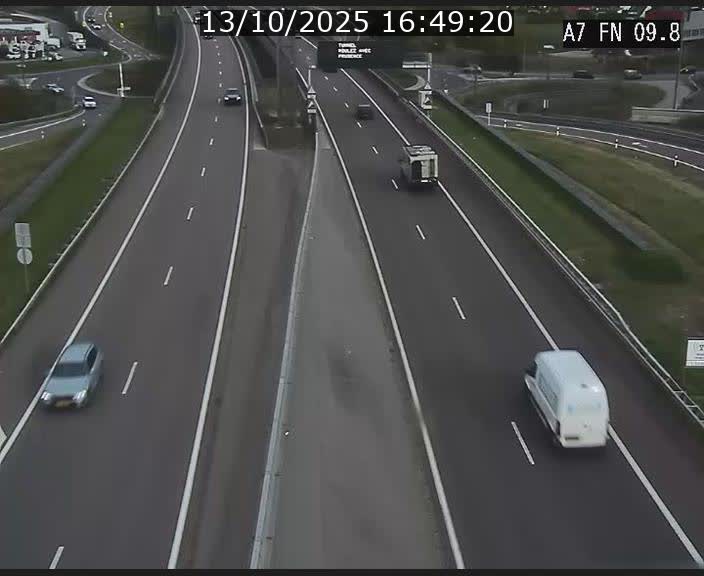 <h2>Caméra trafic Luxembourg - A7, Tunnel Gousselerbierg, sortie sud, direction rond-point Lorentzweiler (BK 9.9)</h2>