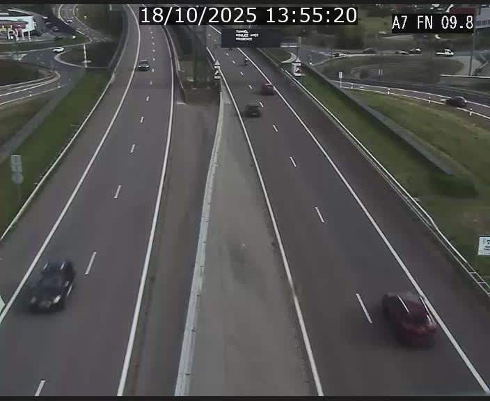 <h2>Caméra trafic Luxembourg - A7, Tunnel Gousselerbierg, sortie sud, direction rond-point Lorentzweiler (BK 9.9)</h2>