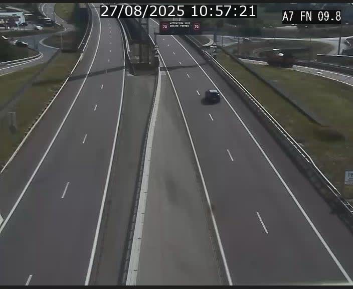 <h2>Caméra trafic Luxembourg - A7, Tunnel Gousselerbierg, sortie sud, direction rond-point Lorentzweiler (BK 9.9)</h2>