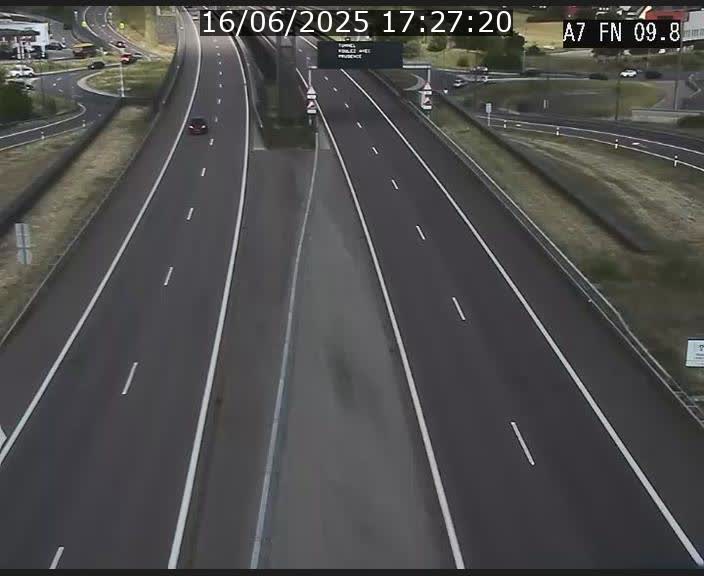 Caméra trafic Luxembourg - A7, Tunnel Gousselerbierg, sortie sud, direction rond-point Lorentzweiler (BK 9.9)