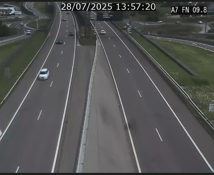 Caméra trafic Luxembourg - A7, Tunnel Gousselerbierg, sortie sud, direction rond-point Lorentzweiler (BK 9.9)