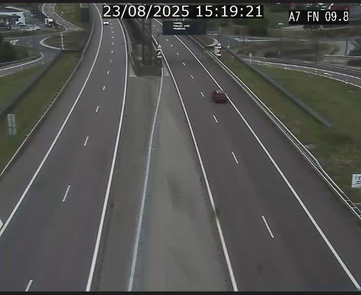 Caméra trafic Luxembourg - A7, Tunnel Gousselerbierg, sortie sud, direction rond-point Lorentzweiler (BK 9.9)