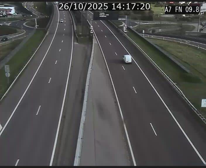 Caméra trafic Luxembourg - A7, Tunnel Gousselerbierg, sortie sud, direction rond-point Lorentzweiler (BK 9.9)
