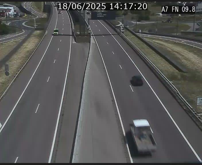 <h2>Caméra trafic Luxembourg - A7, Tunnel Gousselerbierg, sortie sud, direction rond-point Lorentzweiler (BK 9.9)</h2>