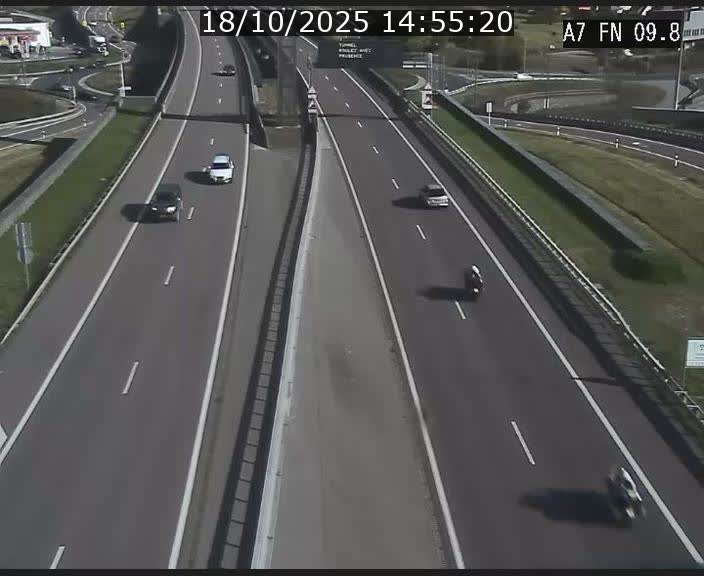 <h2>Caméra trafic Luxembourg - A7, Tunnel Gousselerbierg, sortie sud, direction rond-point Lorentzweiler (BK 9.9)</h2>