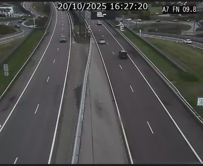 <h2>Caméra trafic Luxembourg - A7, Tunnel Gousselerbierg, sortie sud, direction rond-point Lorentzweiler (BK 9.9)</h2>