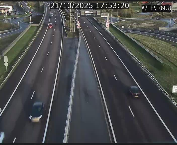 <h2>Caméra trafic Luxembourg - A7, Tunnel Gousselerbierg, sortie sud, direction rond-point Lorentzweiler (BK 9.9)</h2>