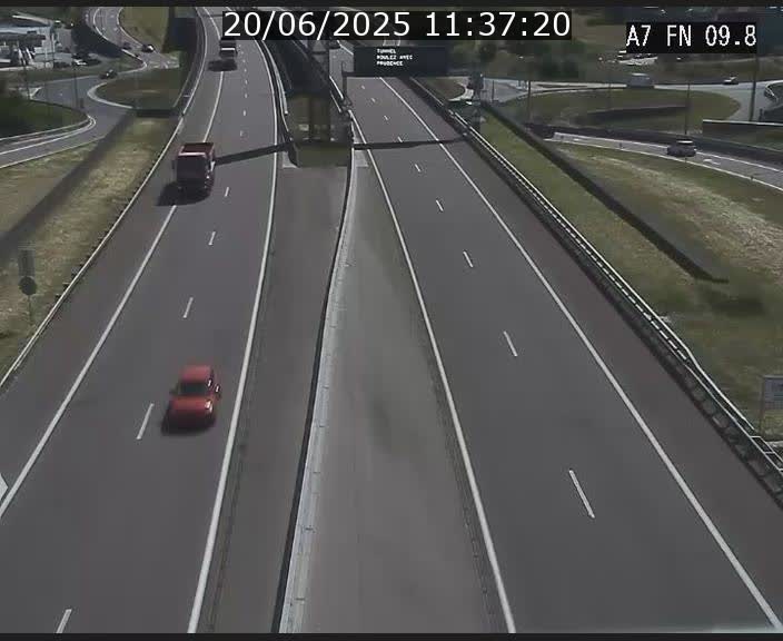 <h2>Caméra trafic Luxembourg - A7, Tunnel Gousselerbierg, sortie sud, direction rond-point Lorentzweiler (BK 9.9)</h2>