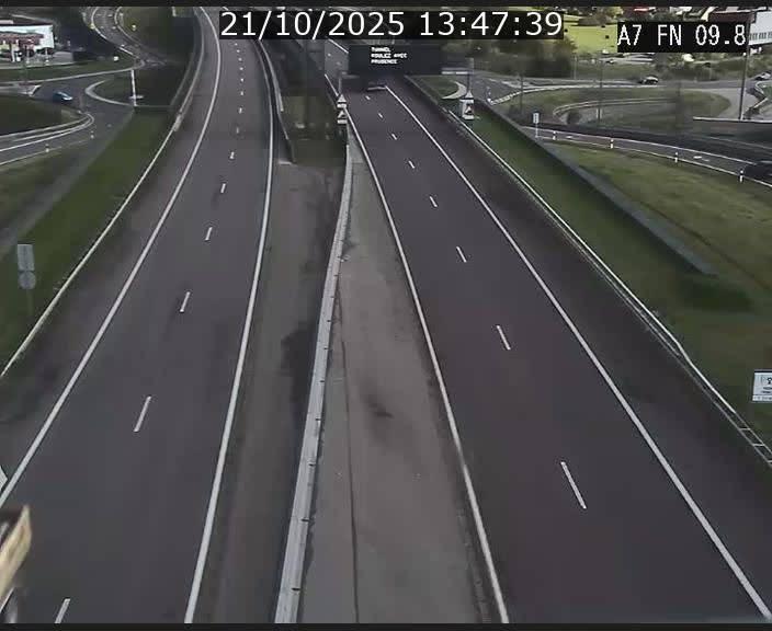 <h2>Caméra trafic Luxembourg - A7, Tunnel Gousselerbierg, sortie sud, direction rond-point Lorentzweiler (BK 9.9)</h2>
