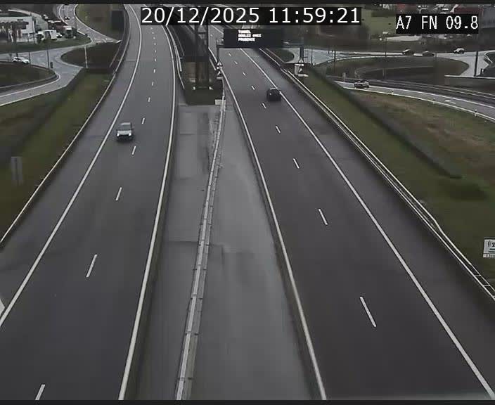 <h2>Caméra trafic Luxembourg - A7, Tunnel Gousselerbierg, sortie sud, direction rond-point Lorentzweiler (BK 9.9)</h2>