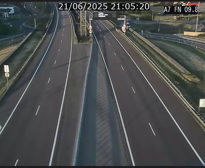 <h2>Caméra trafic Luxembourg - A7, Tunnel Gousselerbierg, sortie sud, direction rond-point Lorentzweiler (BK 9.9)</h2>
