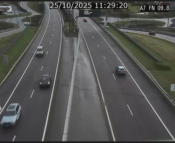 <h2>Caméra trafic Luxembourg - A7, Tunnel Gousselerbierg, sortie sud, direction rond-point Lorentzweiler (BK 9.9)</h2>