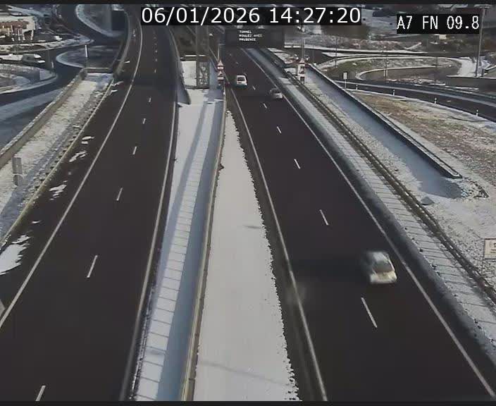 <h2>Caméra trafic Luxembourg - A7, Tunnel Gousselerbierg, sortie sud, direction rond-point Lorentzweiler (BK 9.9)</h2>