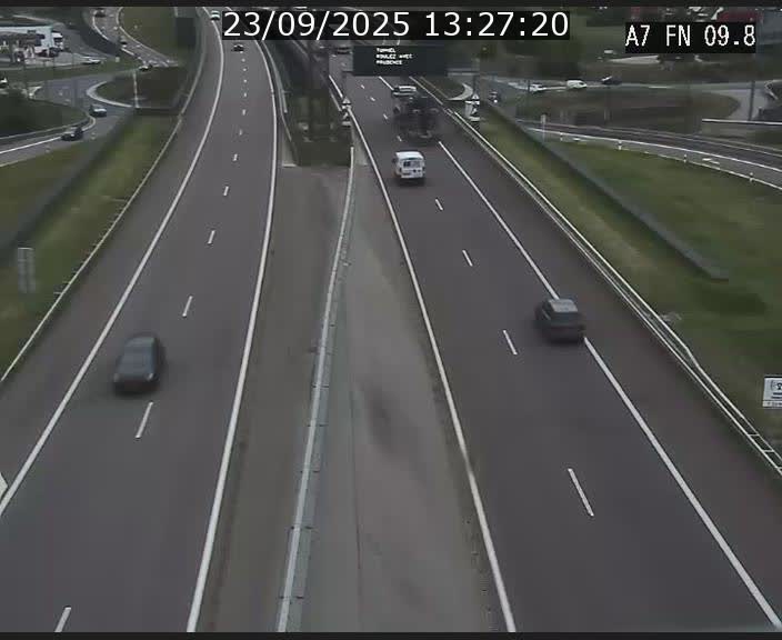 <h2>Caméra trafic Luxembourg - A7, Tunnel Gousselerbierg, sortie sud, direction rond-point Lorentzweiler (BK 9.9)</h2>