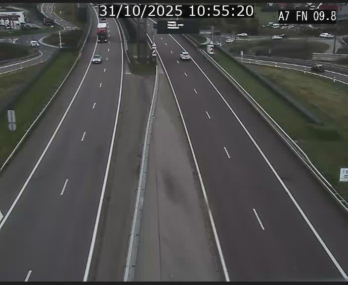 <h2>Caméra trafic Luxembourg - A7, Tunnel Gousselerbierg, sortie sud, direction rond-point Lorentzweiler (BK 9.9)</h2>