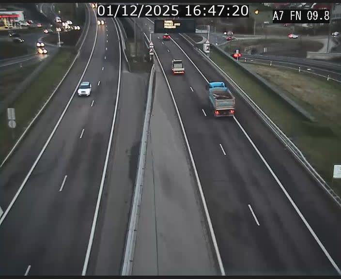 <h2>Caméra trafic Luxembourg - A7, Tunnel Gousselerbierg, sortie sud, direction rond-point Lorentzweiler (BK 9.9)</h2>