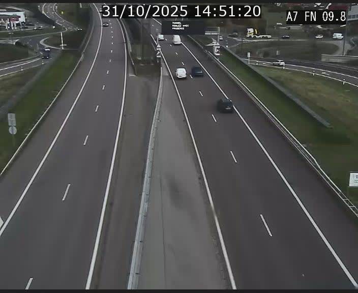 <h2>Caméra trafic Luxembourg - A7, Tunnel Gousselerbierg, sortie sud, direction rond-point Lorentzweiler (BK 9.9)</h2>