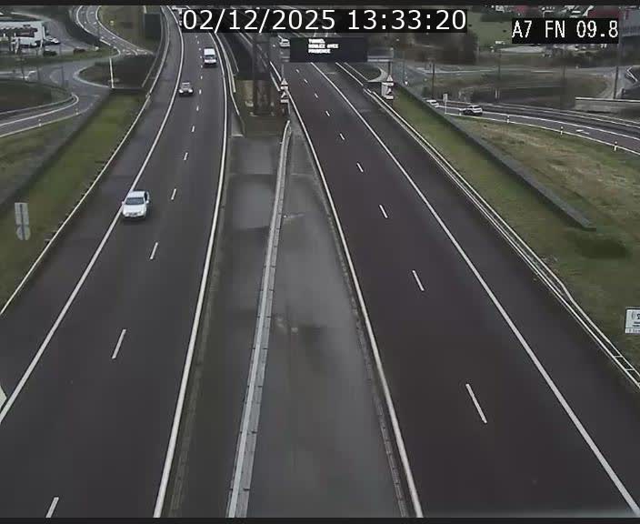 <h2>Caméra trafic Luxembourg - A7, Tunnel Gousselerbierg, sortie sud, direction rond-point Lorentzweiler (BK 9.9)</h2>