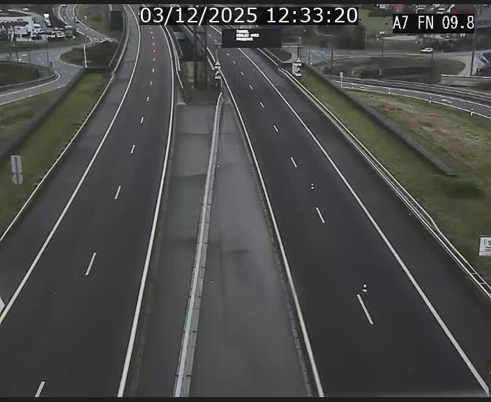 <h2>Caméra trafic Luxembourg - A7, Tunnel Gousselerbierg, sortie sud, direction rond-point Lorentzweiler (BK 9.9)</h2>